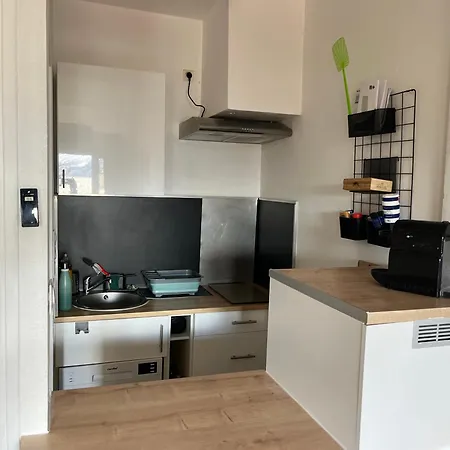 33 M2 Proche Centre Apartment *